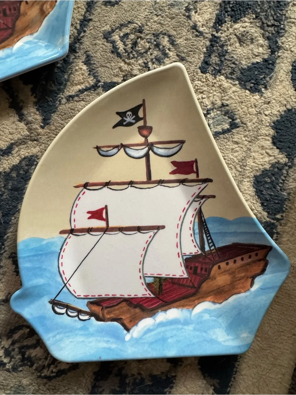 Pottery Barn Kids Pirate Ship Melamine Plates Set of 4 Jolly Roger Sail Shaped